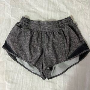 Lululemon hotty hot shorts 2.5”